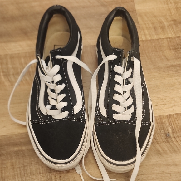 Vans Old Skool Black White Sneakers Classic Side Stripe Skate Shoes - Picture 2 of 7